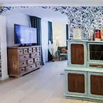 Antoine Serviced By Mirabeau Apartment *