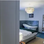 Apartment Antoine Serviced By Mirabeau