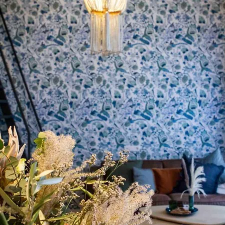 Antoine Serviced By Mirabeau *