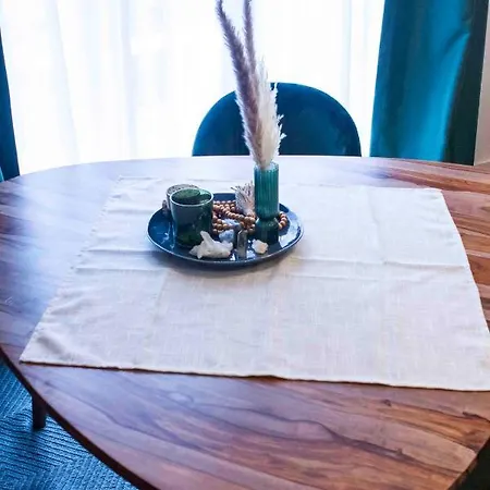 Antoine Serviced By Mirabeau Apartman *