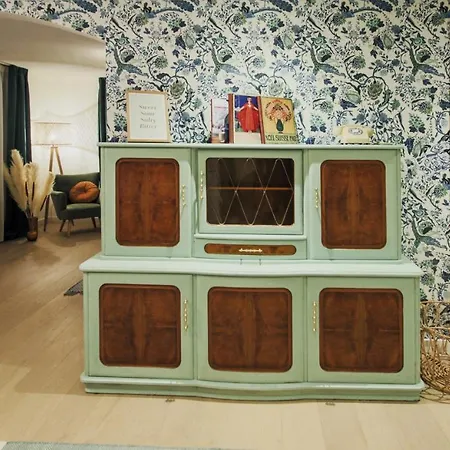 Antoine Serviced By Mirabeau *