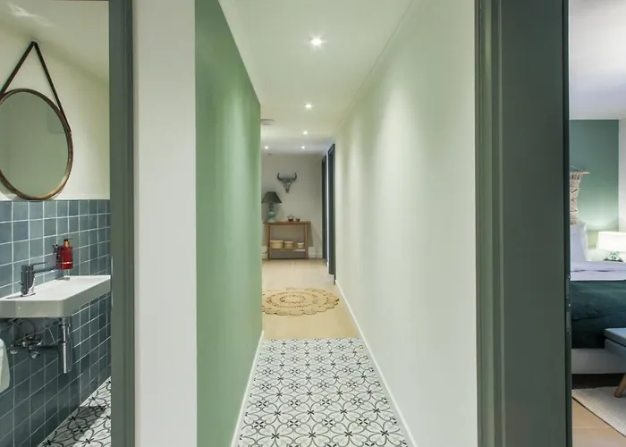 Antoine Serviced By Mirabeau Apartamento *