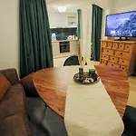 Antoine Serviced By Mirabeau Apartman