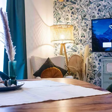 Antoine Serviced By Mirabeau Apartment