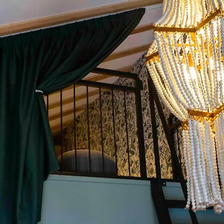 Apartment Antoine Serviced By Mirabeau