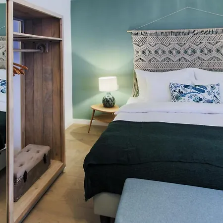 Antoine Serviced By Mirabeau Apartment *