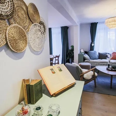 Antoine Serviced By Mirabeau Apartment *