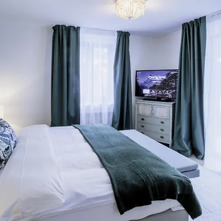 Antoine Serviced By Mirabeau Apartment *