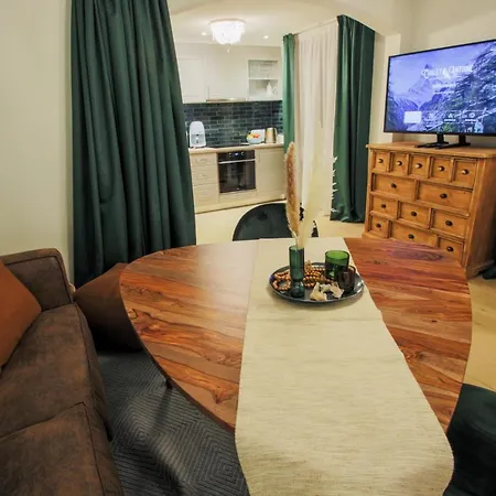 Antoine Serviced By Mirabeau Apartment