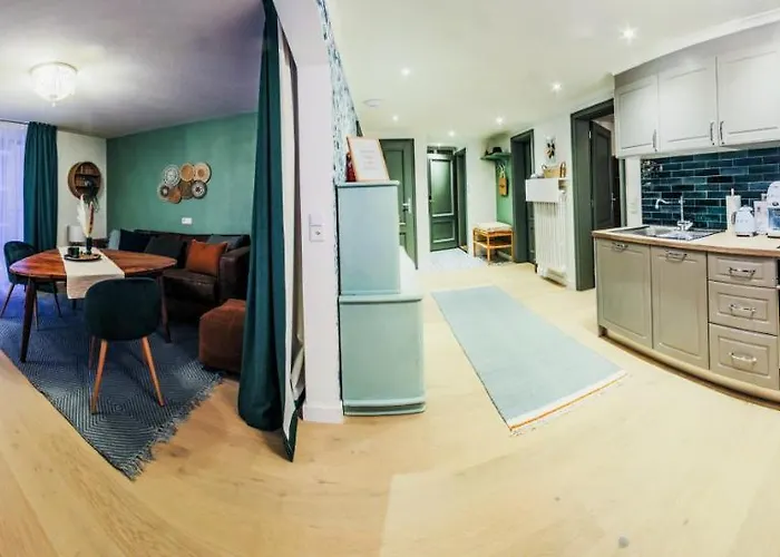 Antoine Serviced By Mirabeau Apartment