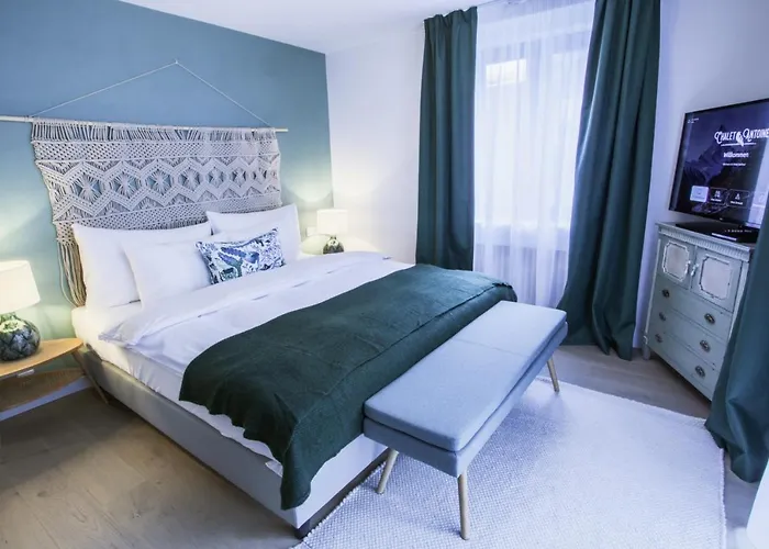 Antoine Serviced By Mirabeau Apartment