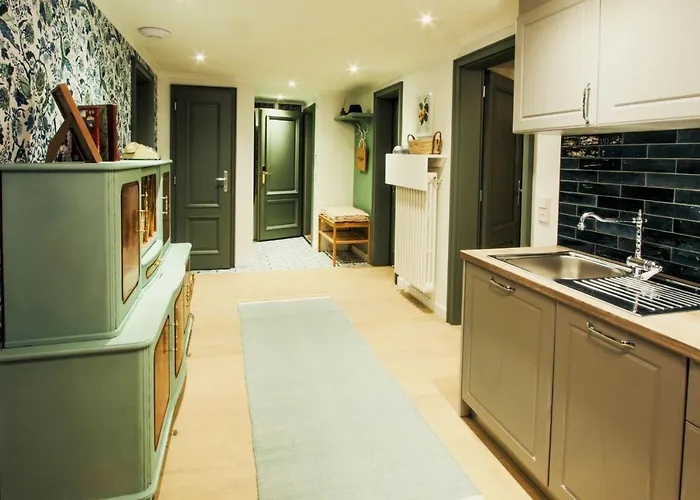 Apartment Antoine Serviced By Mirabeau