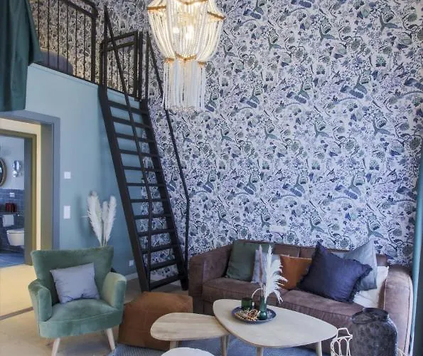 Antoine Serviced By Mirabeau Apartment *