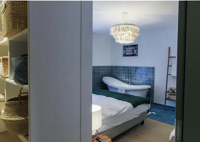 Apartment Antoine Serviced By Mirabeau